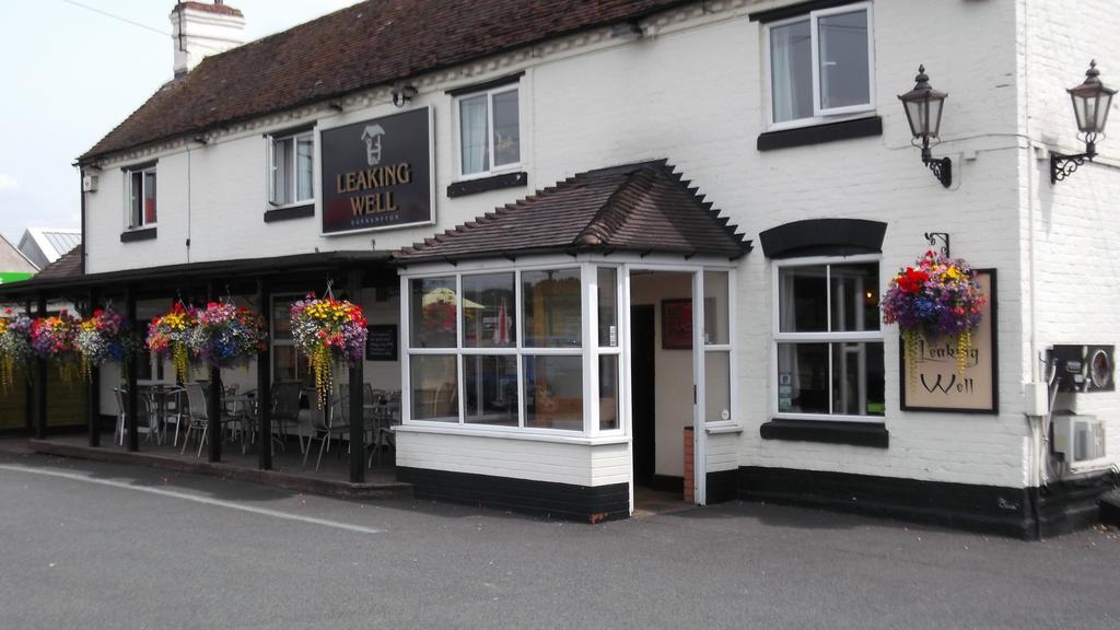 The Leaking Well Dunhampton Exterior foto